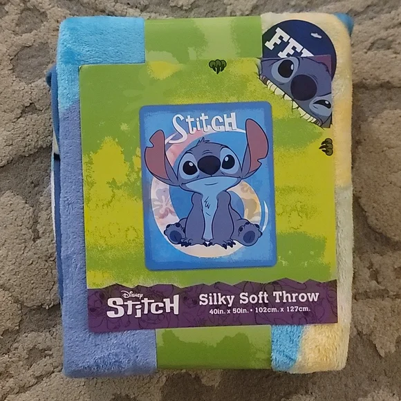 Disney Stitch Silky Soft Throw Blanket Character New 40x50 - Picture 1 of 6